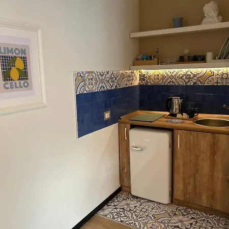 ゲストハウス Isla ナポリ