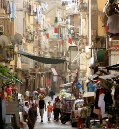 Isla * Naples